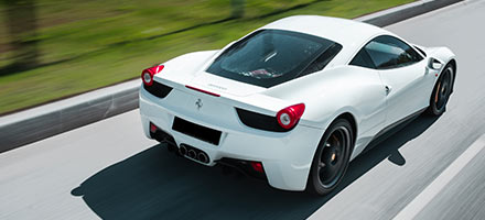 Köra Ferrari med DreamCarRental